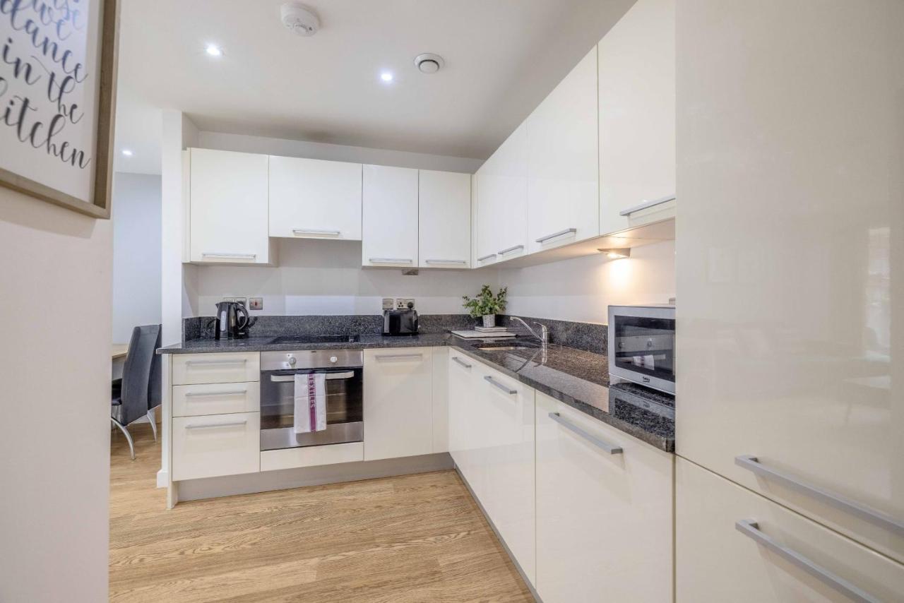 Appartement 2 Bed At Slough Station & Parking - London In 20 Mins Extérieur photo
