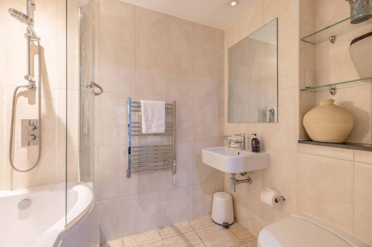 Appartement 2 Bed At Slough Station & Parking - London In 20 Mins Extérieur photo