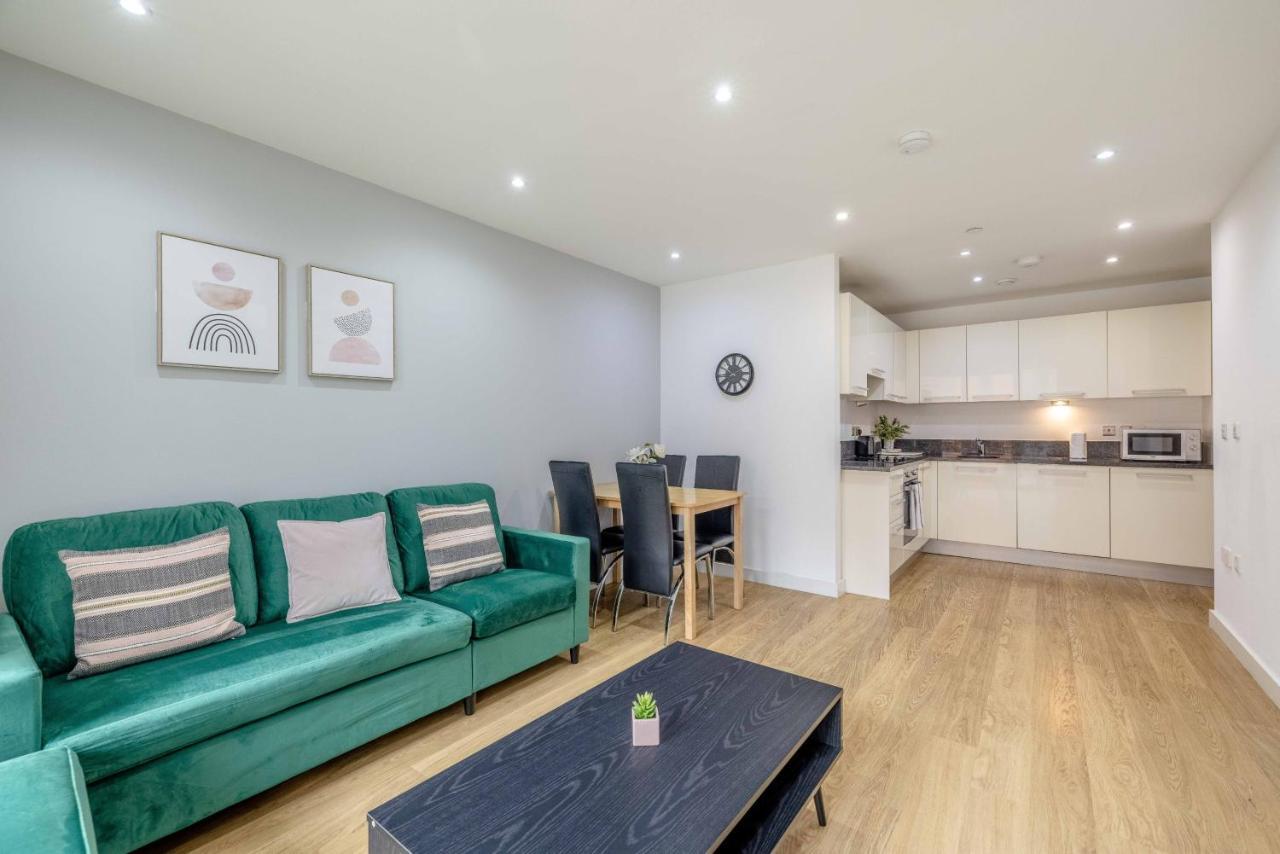 Appartement 2 Bed At Slough Station & Parking - London In 20 Mins Extérieur photo