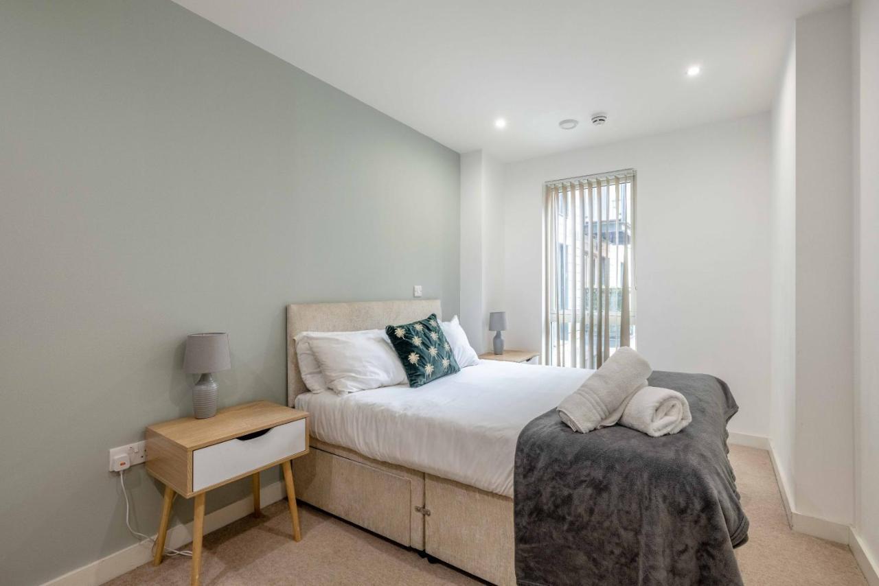 Appartement 2 Bed At Slough Station & Parking - London In 20 Mins Extérieur photo