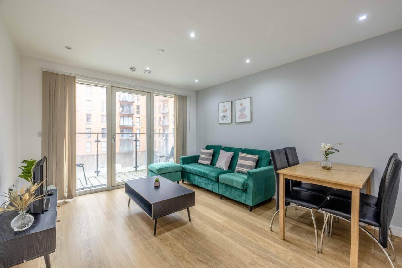 Appartement 2 Bed At Slough Station & Parking - London In 20 Mins Extérieur photo