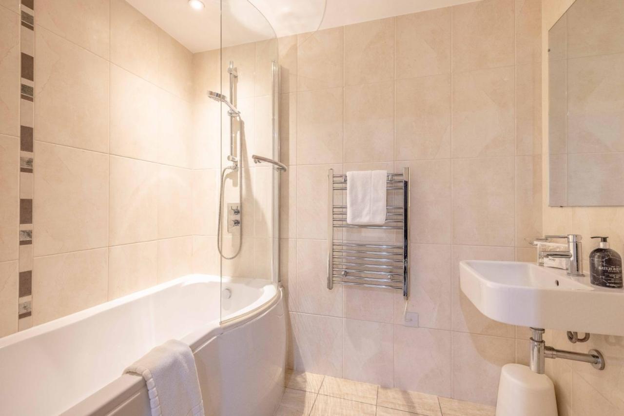 Appartement 2 Bed At Slough Station & Parking - London In 20 Mins Extérieur photo